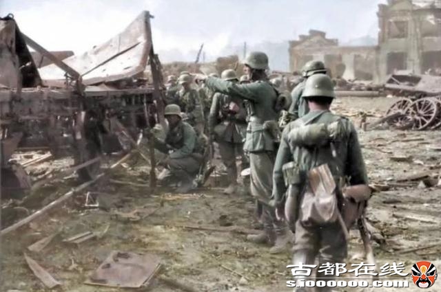 斯大林格勒战役有多惨:最惨烈巷战,一个师扔进去,三天就打光了